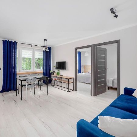 פלוק Vistula Two-Bedroom Apartment מראה חיצוני תמונה